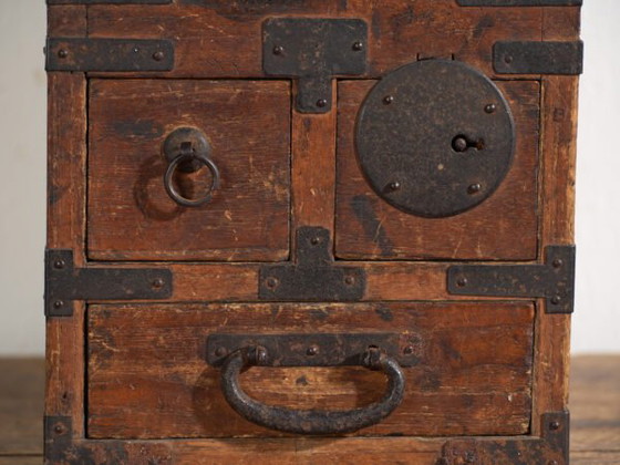 Antico Baule Giapponese per Documenti con Cassetti e Ferramenta in Ferro – Tansu Portatile – Periodo (photo 37 of 40)