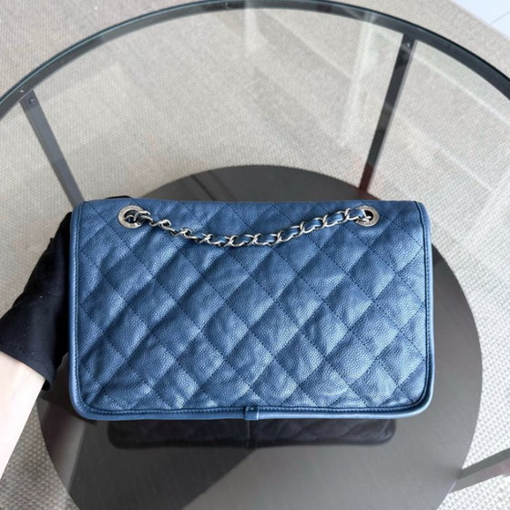 Image 1 of Chanel French Riviera – Gestepptes Kalbsleder mit Caviar-Muster, blau-silberne Beschläge, Serie 15