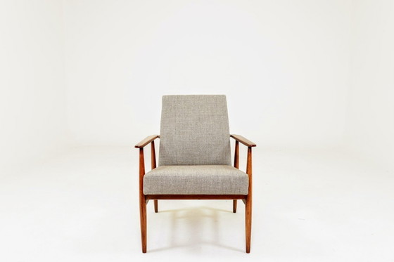 Image 1 of Scandinavische loungestoel met grijze zachte bekleding | Opgeknapte vintage fauteuil
