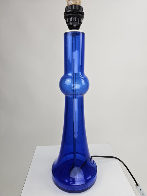 Image 1 of Blaue Glastischlampe im Midcentury-Design von Nanny Still für Raak, Niederlande, 1960er Jahre