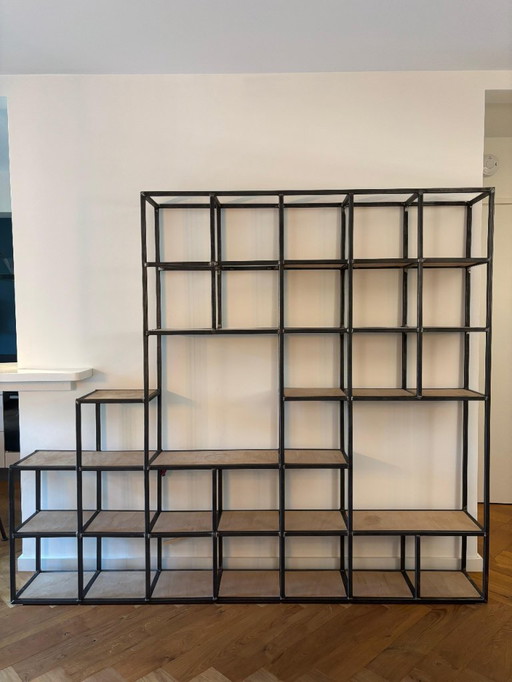 Stahlwandschrank - Industrieller Blickfang