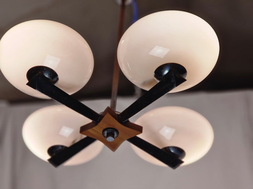 Rare lustre NAPAKO des années 1940 en verre opalin rose, bois et cuivre