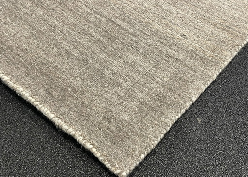 Leolux Evidence Milan carpet beige 200 x 300 new