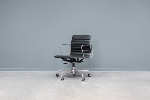 Eames EA117 office chair, 2x