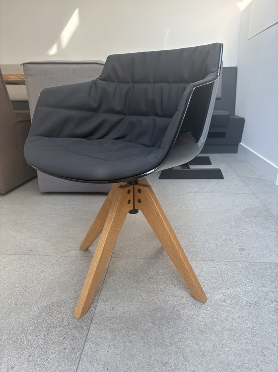 Image 1 of 4 poltrone slim MDF Italia Flow