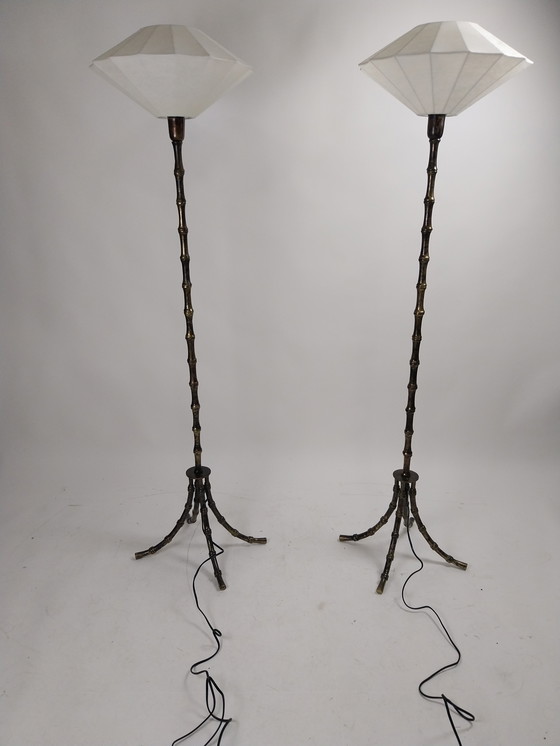 Image 1 of 1 x lot de 2 lampadaires en métal imitation bambou avec abat-jour cocon ELGO. Années 1970