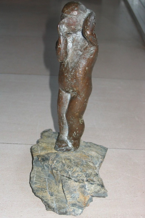 Image 1 of Statua di bronzo che fa il pollice alla ragazza