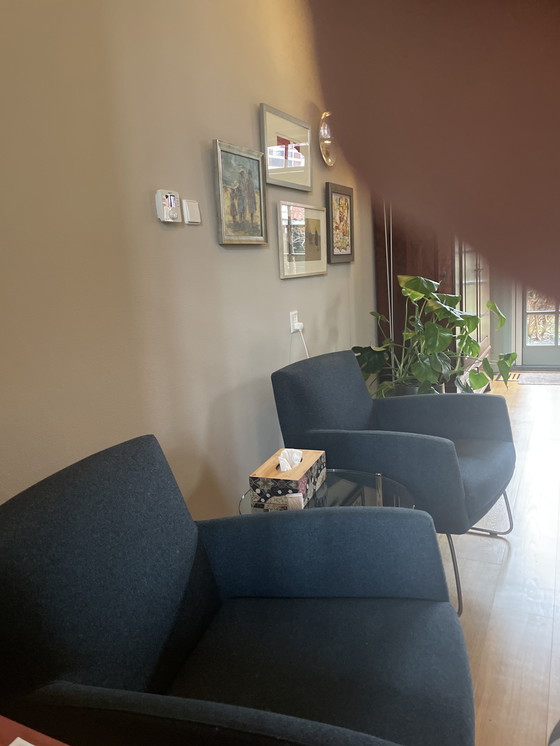 Image 1 of Twee design on stock fauteuils in