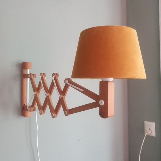 Image 1 of Lampe ciseaux vintage en bois Ikea des années 1980.