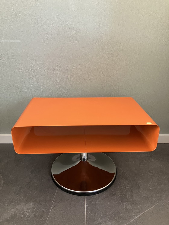 Image 1 of Tavolino girevole in acciaio arancione vintage Kare Design