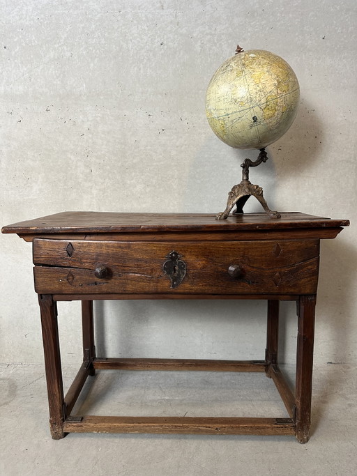 Globe Antique - Enrouleurs (Plâtre) – decoratieve objecten, Cast Iron, Paper (photo 2 of 13)