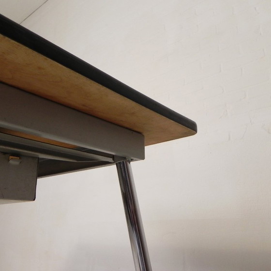Table Formica vintage, bureau avec 2 tiroirs années 50, Tables de salle à manger, Plastique, Fer, Argenté (photo 17 sur 19)