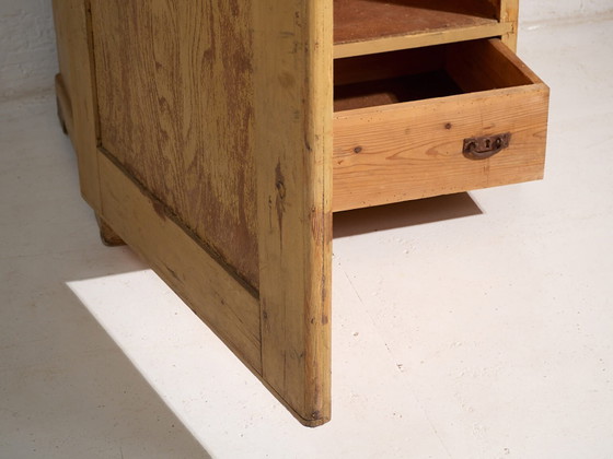 Armadio alto antico con patina ocra (c.1920) #18 – Rustic (photo 39 of 40)
