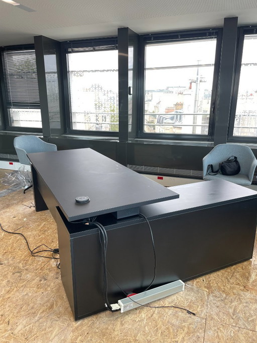 Escritorio esquinero KNOLL para trabajar sentado o de pie