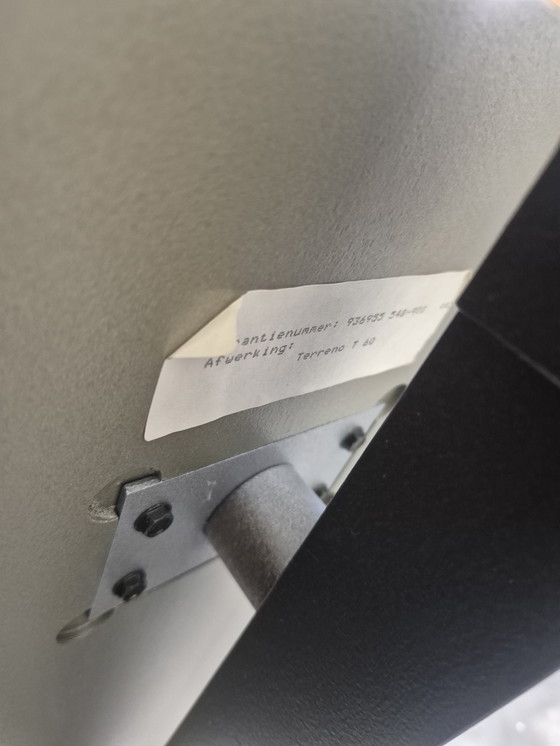 Image 1 of Tavolino da caffè Leolux con portariviste