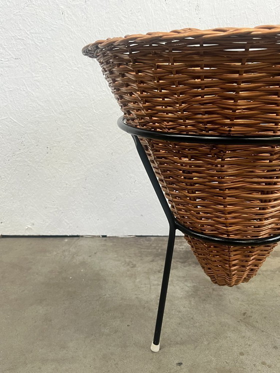 Image 1 of Vintage wicker pointed basket / plant furniture, Netherlands 1960s