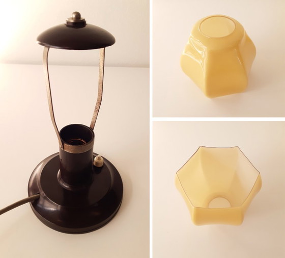 Image 1 of Set aus 2 wunderschönen Nachttischlampen aus Glas mit Bakelit-Sockel, Art-Deco-Nachtlichter.