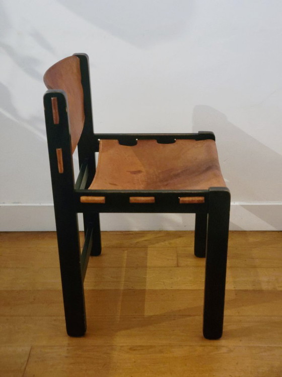 Set of four Brutalist chairs in black beech wood and saddle leather, Netherlands 1970 – Dining chairs (photo 5 of 12)