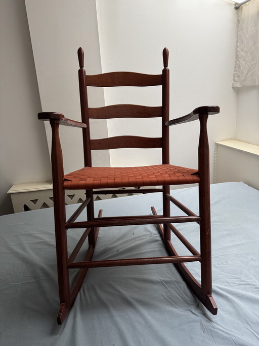Shaker schommelstoel van Merkelbach met gevlochten zitting