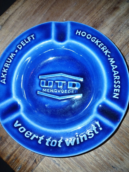 Cendrier, aliment composé UTD en céramique