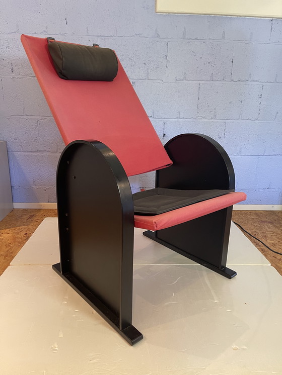 Image 1 of Chaise au design élégant