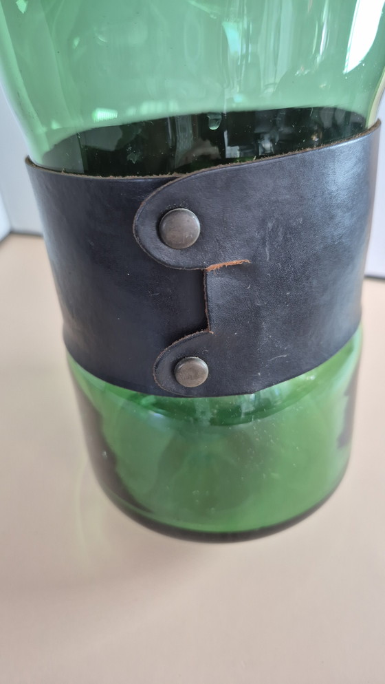 Image 1 of Vintage Italiaanse karaf in groen glas - jaren 50/70 - koperen leeuwenkop