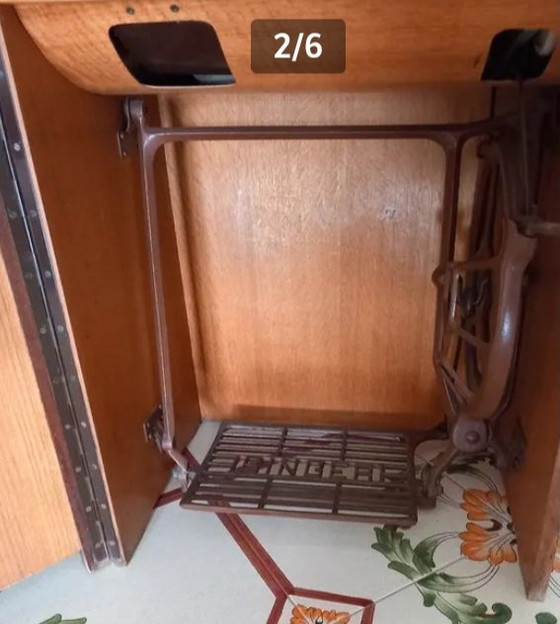 Image 1 of Singer machine from the 60s