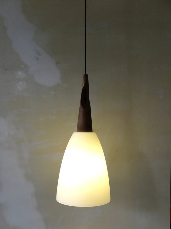 Mid-Century Glaslampe, Italien – Pendelleuchten, Holz, Mid Century Modern (photo 3 of 6)