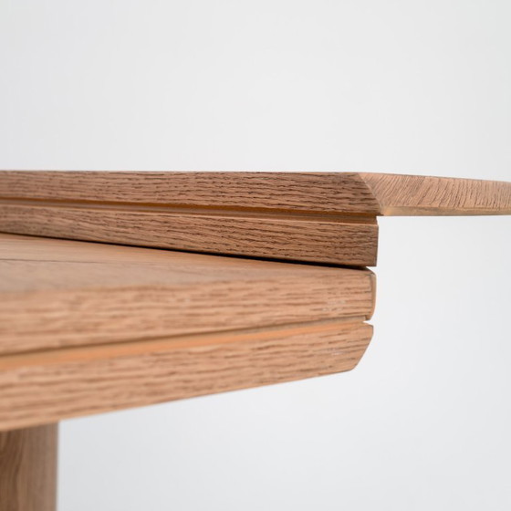 Image 1 of TABLE ROUND/SQUARE QUAD0 Natural Oak – Simple Table, Amazing Function