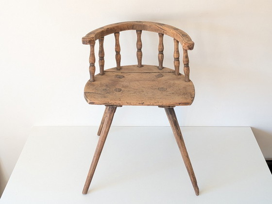Chaise française primitive à dossier à barreaux du XVIIIe siècle (Art Populaire) – Fauteuils, Wood (photo 2 of 9)