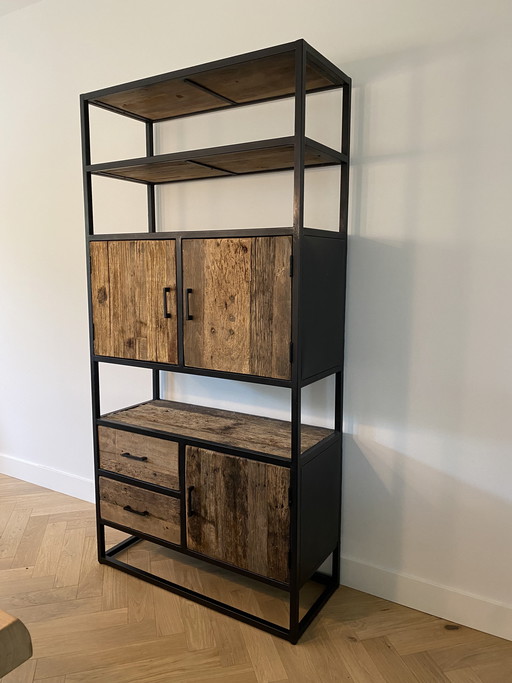 Armario ferroviario robusto: diseño industrial único | Loods5