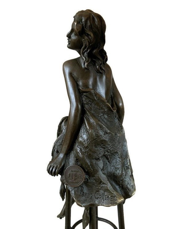 Image 1 of Statue en bronze Femme demi-nue sur tabouret