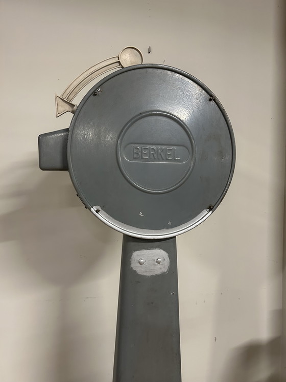 Image 1 of Berkel Wiegestation 1969 Stadtmobiliar