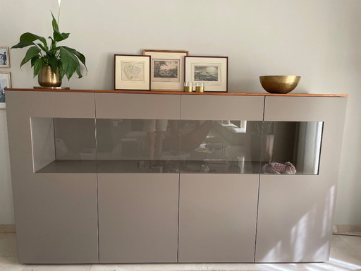 Karat cabinet with lightning