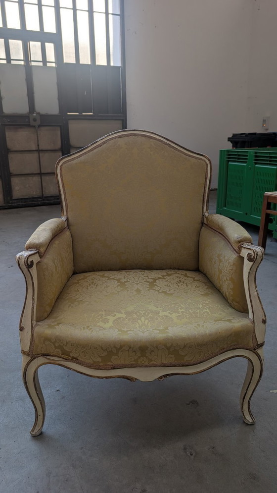 Image 1 of Coppia di poltrone Bergere in legno laccato con lumeggiature in oro sedile