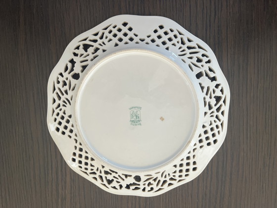 Image 1 of Piatto in porcellana traforata Schumann Bavaria con rose rosa – 22 cm – vintage