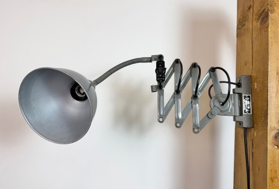 Image 1 of Grijze industriële wandlamp met flexibele arm van Elektroinstala, jaren 60.