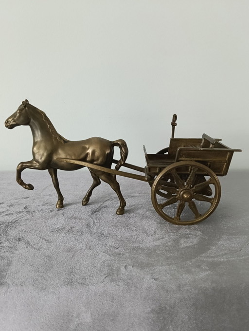 Caballo con carruaje Latón