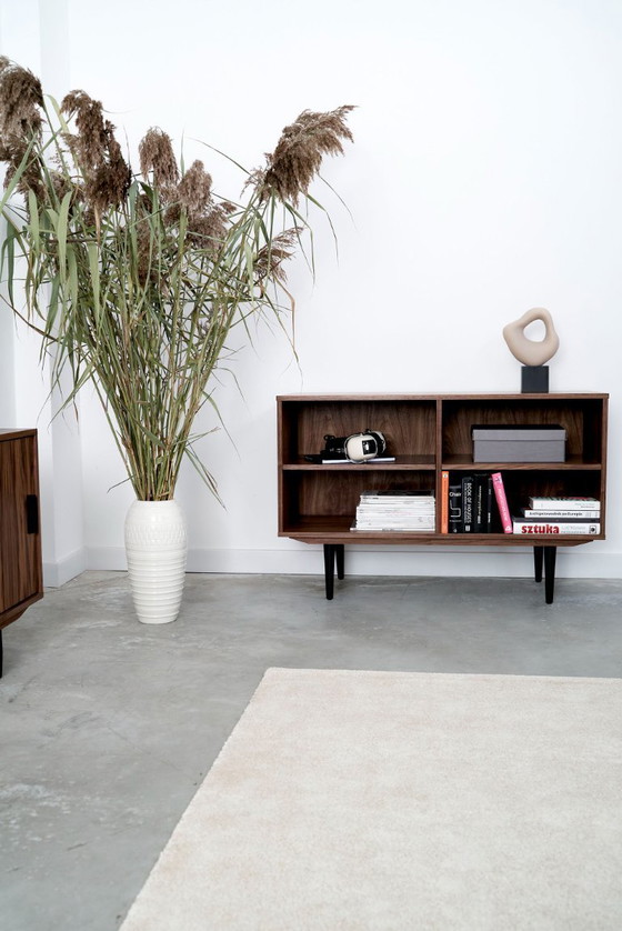 Image 1 of Librería de nogal - R01