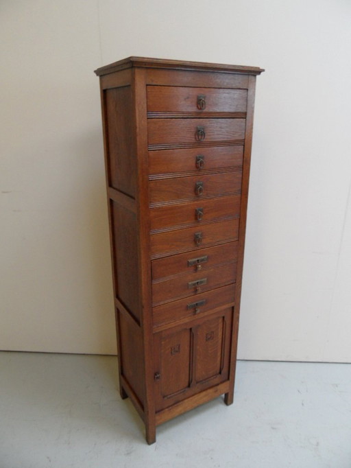 Antiek eiken ladekast