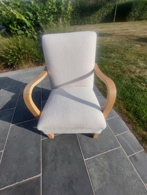 Poltrona da interno recentemente restaurata