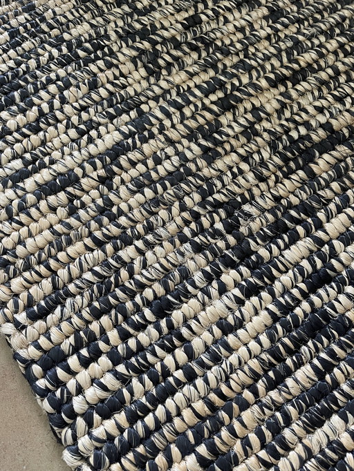 rug braided banana leaf (black/ecru)
