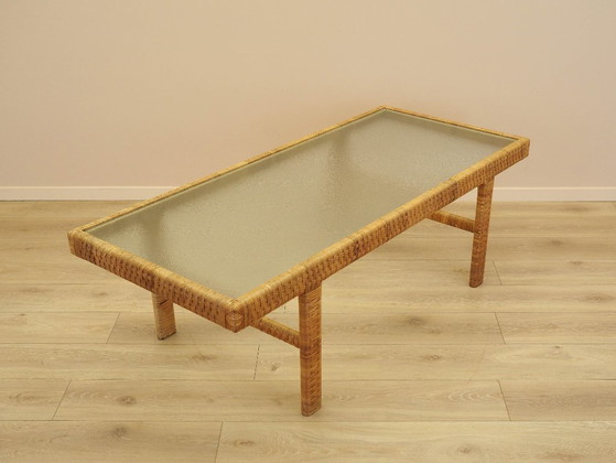 Image 1 of Table d'appoint en verre et osier, design danois, années 1970, fabriquée au Danemark