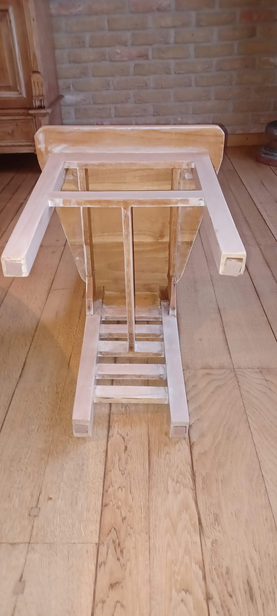 Image 1 of 6 Design-Stühle aus weiß geöltem Teakholz