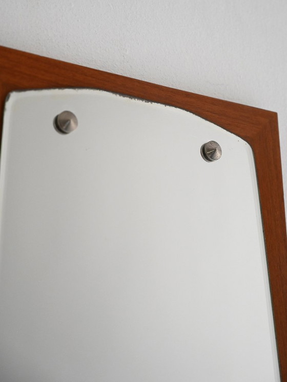 Image 1 of Miroir rectangulaire scandinave en teck avec verre bombé - 1960s/70s