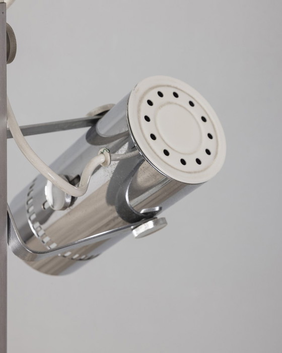 Image 1 of Vintage 70s metalen vloerlamp met twee lampen Italiaans ontwerp