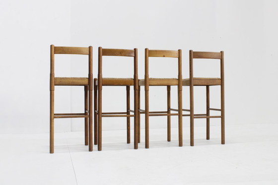 Image 1 of Vintage Vico Magistretti barkrukken set van essenhout en stro, Italië