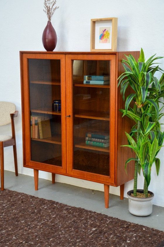 Image 1 of Vintage teakhouten vitrinekast, ladekast, dressoir, kledingkast, plank uit het midden van de vorige eeuw