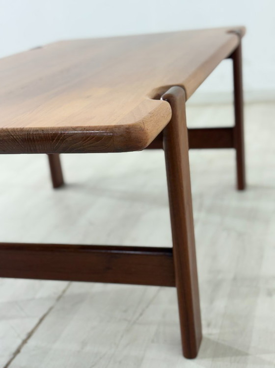 Table d'appoint danoise design milieu du siècle / Table basse en teck / Table d'appoint années 1960 / Table (photo 11 of 15)
