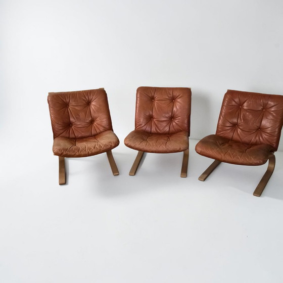Image 1 of 3x Fauteuils Siesta en cuir design milieu du siècle, style cantilever, Sigmar Relling, Westnofa, années 1970